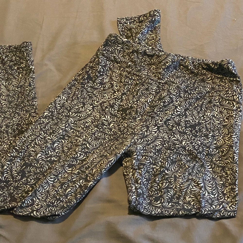 Lularoe Black and Gray Patterned leggings